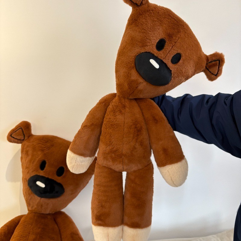 Mr Bean ตุ๊กตาหมีของเล่นตุ๊กตาอย่างเป็นทางการ TV Series Bean Bear ตุ๊กตา Cuddly Bean ตุ๊กตา Mr Bean เครื่องแต่งกายทีวีแสดงสินค้าของขวัญ