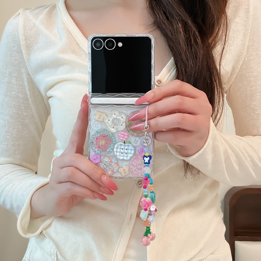 น่ารัก 3D ปุ่ม Central Axis Magnetic Case พร้อม Handmade Chain สําหรับ Samsung Galaxy Z Flip 7 Zflip
