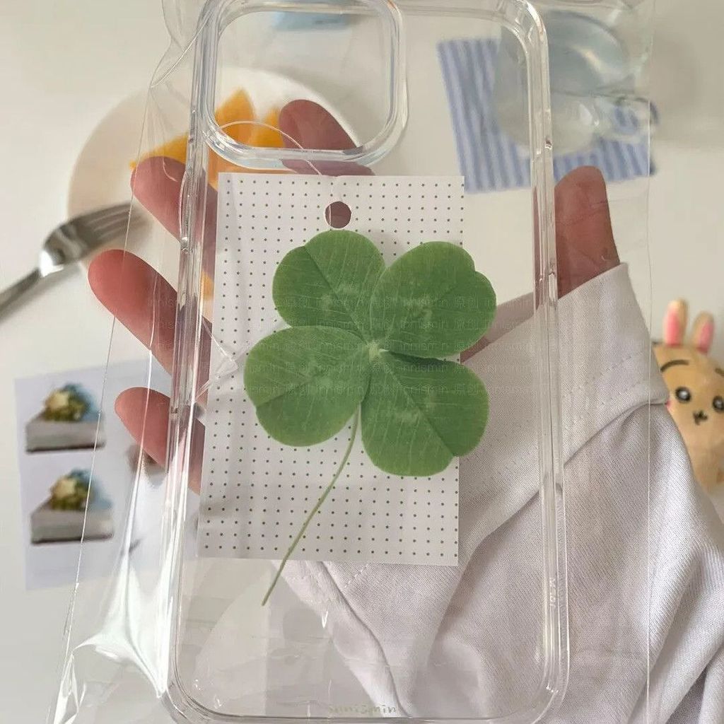 Four-leaf Clover เหมาะสําหรับ Apple 17Promax เคสโทรศัพท์ iPhone16/15 รูขนาดใหญ่ 14 โปร่งใสสูง 13/12 Dirt-Resistant 11 เคสโทรศัพท์
