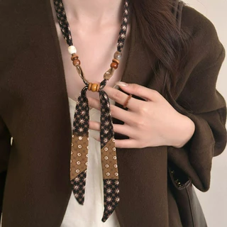 Choker สไตล์เรโทรดีไซน์ลายจุด เพิ่มความหรูหราให้Looksของคุณ