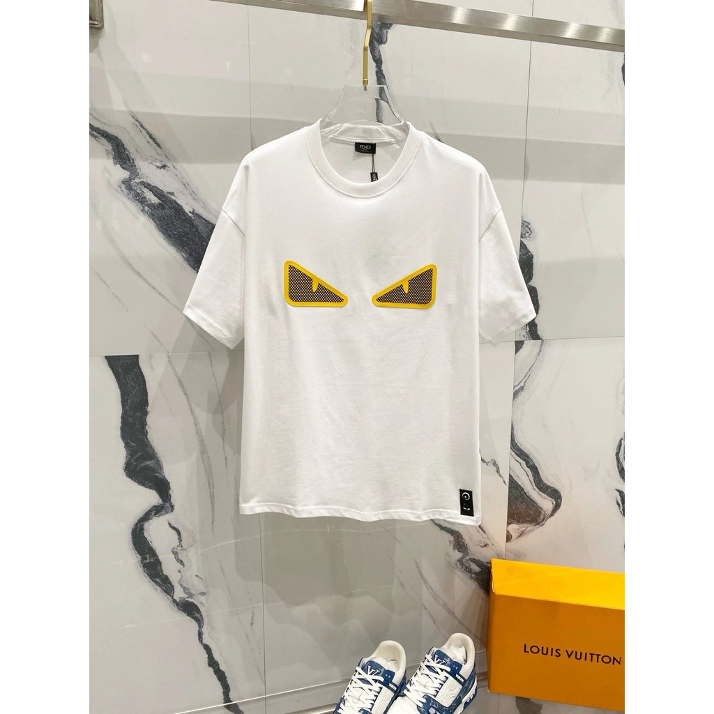 เสื้อยืดคอกลมแขนสั้น FENDI 260g สไตล์หรูหรา สำหรับผู้ชายและผู้หญิง ดีไซน์ตาข่าย Little Monster Eyes 