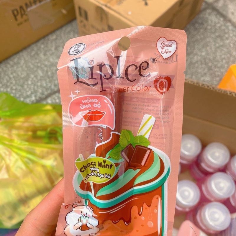 เวียดนามรุ่น Lipice Colored Lip Balm รสช็อกโกแลตมิ้นต์ Moisturizing Moisturizing Brightening Cool So