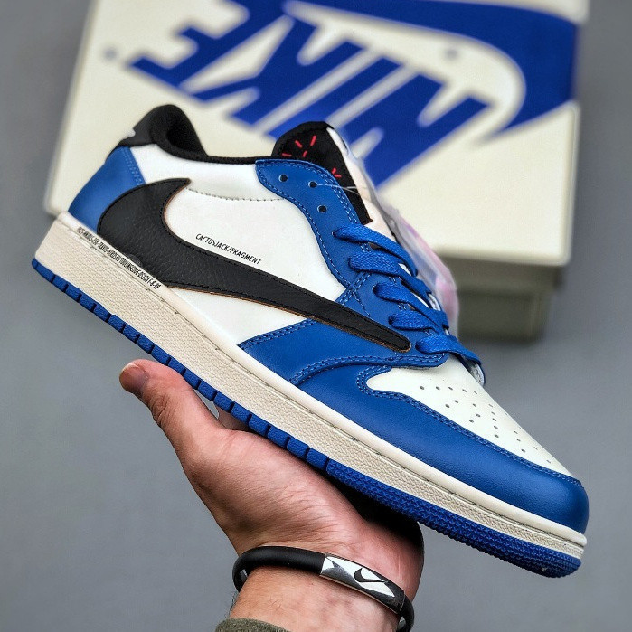 Barb Travis Scoot x Air Jordan AJ1 รองเท้าผ้าใบต่ํารองเท้ากีฬาลําลอง DM7866-888