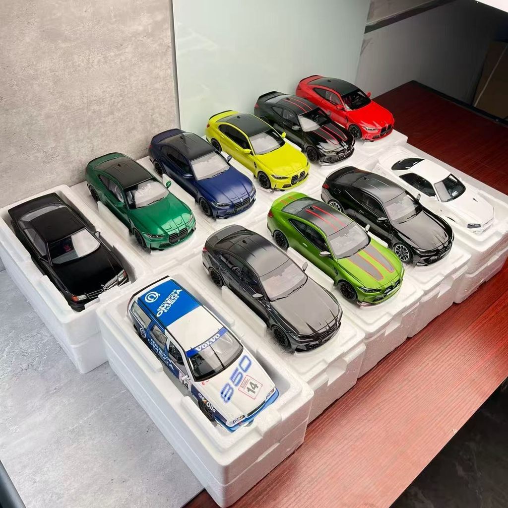 Mini Cut MINICHAMPS 1: 18 BMW BMW M4 M3 CSL 2023 โมเดลรถอัลลอยพร้อมสต็อก
