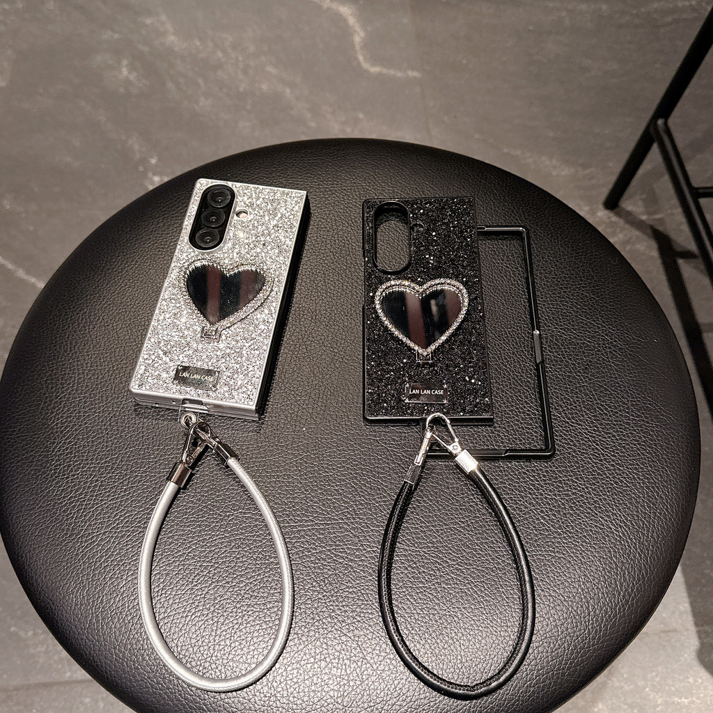 แวววาวสีเงิน รักกระจก วงเล็บ เชือกมือ เคส Samsung Galaxy Z Fold 7 6 5 4 3 Case ป้องกันการตก พลิกปก เคส