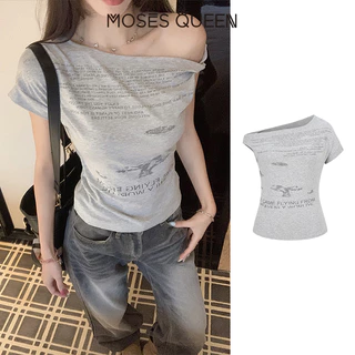 < MOSESQUEEN > เสื้อยืดแขนสั้นพิมพ์ลายตัวอักษรสำหรับผู้หญิง ดีไซน์ไหล่เอียงไม่สมมาตร เหมาะสำหรับการแต่งตัวทุกวันและวันหยุด #63657