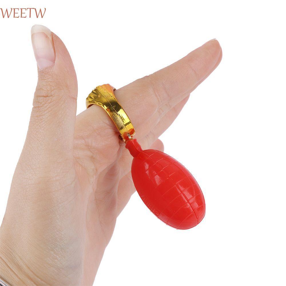 WEEKW Squirt Ring Prank Jokes Funny Gadget Spray