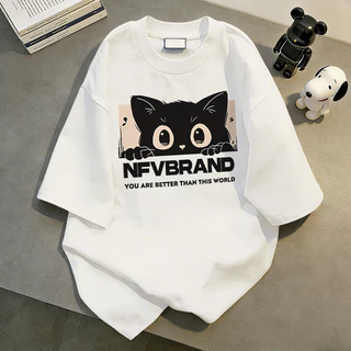 【จัดส่งจากกรุงเทพฯ】LABZAA เสื้อยืดแขนสั้นคอกลม วินเทจฟอกน้ำ Oversized ลายพิมพ์แมวน่ารัก ระบายอากาศ ผ้าฝ้าย 100% YG438