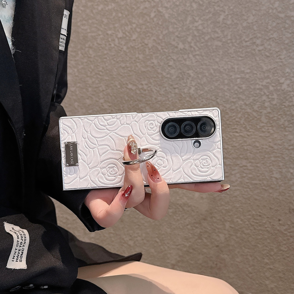 สีขาว ดอกเคมีเลีย หัวเข็มขัดแหวน เคส Samsung Galaxy Z Fold 8 Ultra 7 6 5 4 3 Case ป้องกันการตก พลิกปก เคส