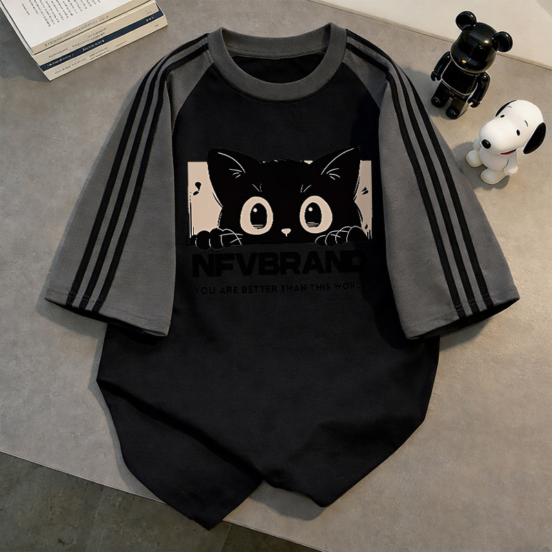 【จัดส่งจากกรุงเทพฯ】LABZAA เสื้อยืดแขนสั้นคอกลม วินเทจฟอกน้ำ Oversized ลายพิมพ์แมวน่ารัก ระบายอากาศ ผ้าฝ้าย 100% YG438