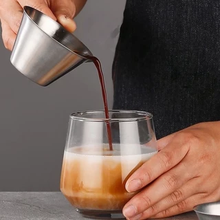 Coffee Extraction Cup 100ML ถ้วยช็อตเอสเพรสโซ่ ถ้วยตวงเอสเปรสโซ่ สเตนเลส 304 รูปตัว V ช็อตกาแฟ พร้อมที่จับ พร้อมสเกล