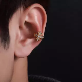 ต่างหูคลิปบน Zircon Cross & Iris สำหรับทั้งผู้ชายและผู้หญิง ไม่ต้องเจาะหู สไตล์หรูหราตามเทรนด์