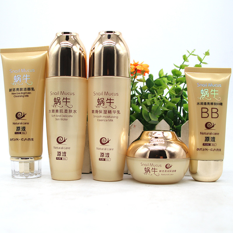 พร้อมสต็อก * ชุดเครื่องสําอางหอยทากโลชั่นทําความสะอาดผิวหน้าครีมให้ความชุ่มชื้นBBชุ่มชื้นควบแน่นใบหน