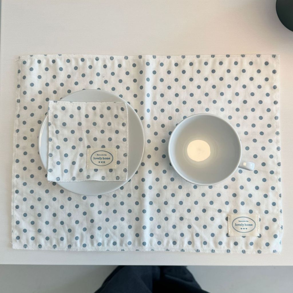 Ins ผ้ากอซผ้าฝ้ายแท้ Blue Polka Dot สีชมพู Polka Dot แผ่นรองโต๊ะผ้าเช็ดปากที่รองแก้วสี่เหลี่ยมสองชั้นผ้าดูดซับนุ่ม