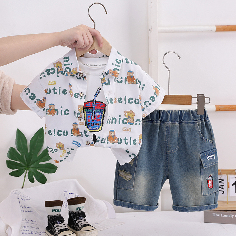 ชุดสูทสบายสำหรับเด็กปี 2026 เสื้อมีลายการ์ตูนหมีเต็มตัว + เสื้อกั๊กผ้าฝ้าย + ผ้ายีนส์สั้น ชุดสามชิ้น สำหรับทารกและเด็กวัยหัดเดิน ไซส์ 1-5 ปี - รูปที่ 2