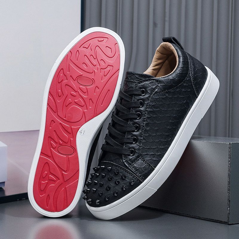 T เด็กชายอินเทรนด์ Red-Soled Rivets Hip-Hop รองเท้าผ้าใบช่างทําผมอารมณ์แฟชั่นสังคม Spirit Guy รองเท้าผ้าใบเพื่อการพักผ่อน