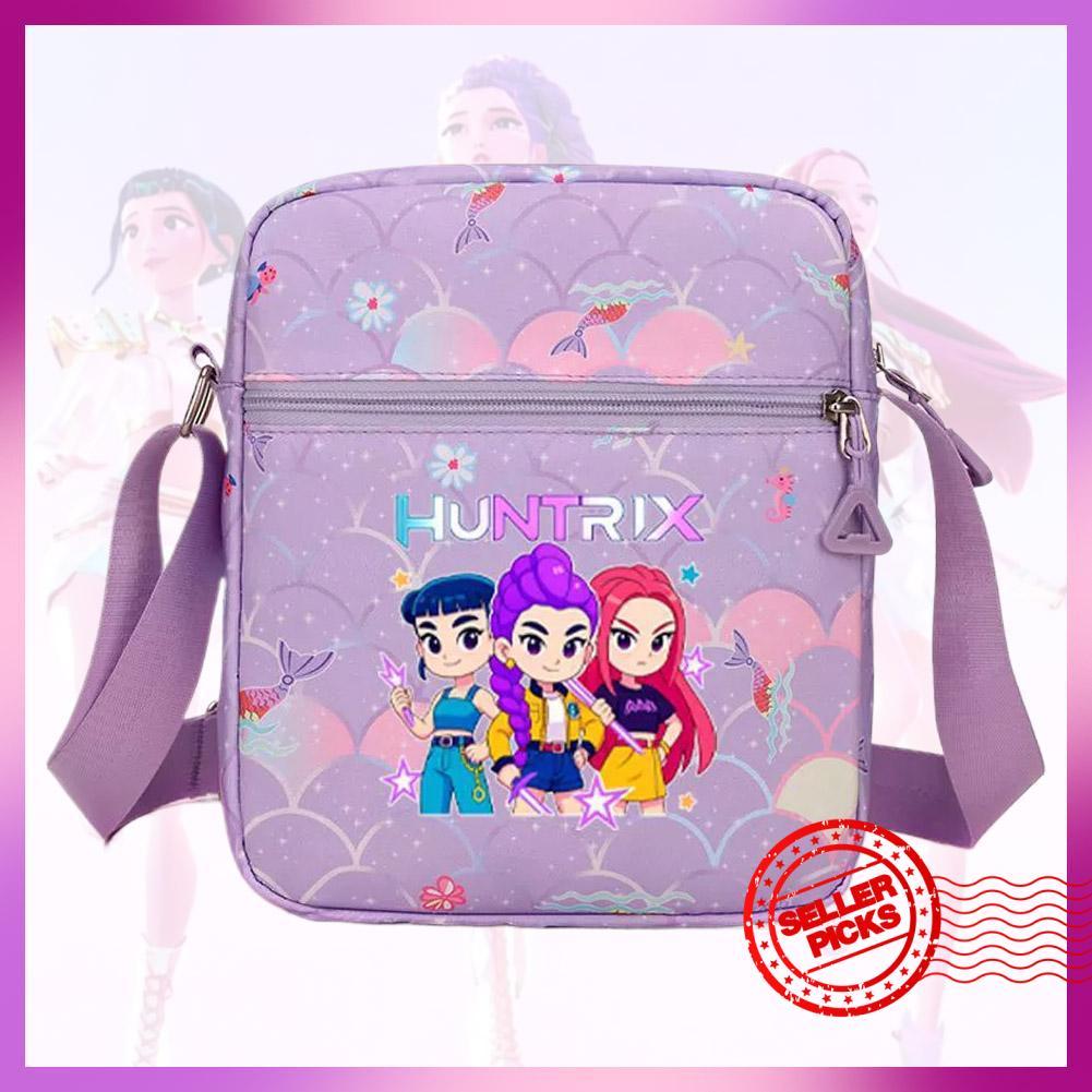 Kpop Demon Hunters Group พิมพ์กระเป๋าสะพายผู้หญิงCrossbodyกระเป๋าซิปปิดตัวอักษรA4U1