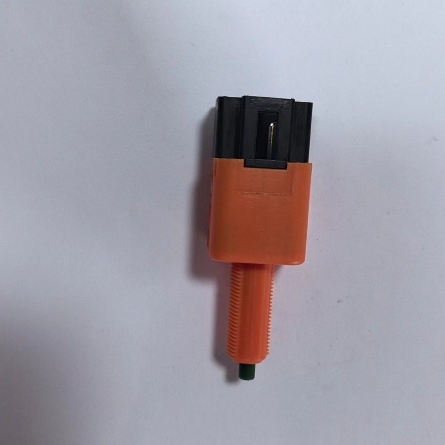 เหมาะสําหรับสวิตช์ไฟเบรค Subaru 83311CA001 83311CA000 โรงงานพร้อมสต็อกพร้อมสต็อกพร้อมสต็อกโรงงานพร้อ