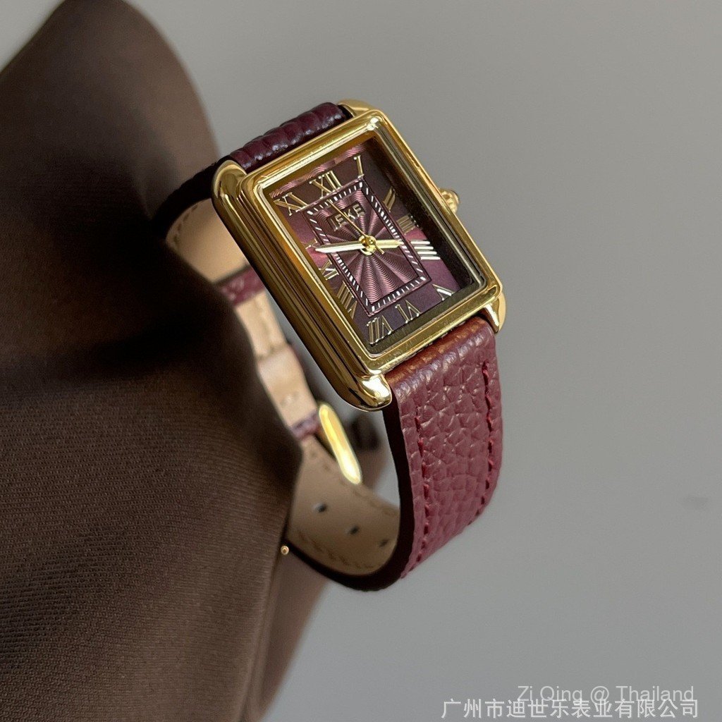 IEKE Encore Red Retro Watch ของขวัญปีใหม่สําหรับแฟน | นาฬิกาผู้หญิง Niche ดีไซน์ยุคกลางหรูหราหน้าปัด