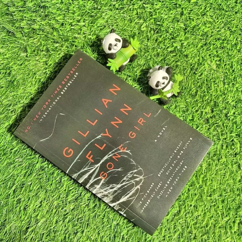 Paper Books Gone Girl โดย Gillian Flynn