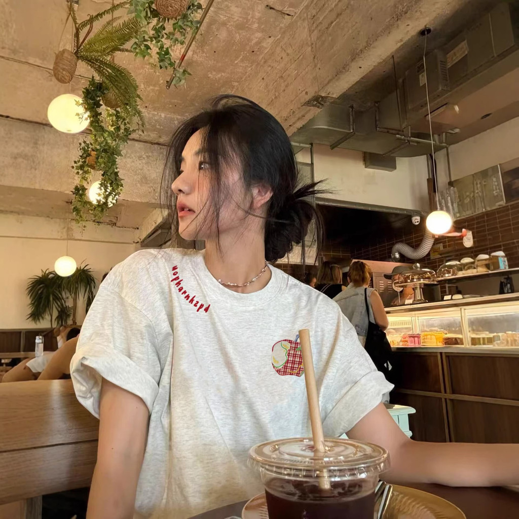 แขนสั้นอเมริกันซอก正หลวมสไตล์ร้อนที่สวยงามเสื้อผ้าฝ้ายแท้ความรู้สึกห้างสรรพสินค้าทีเสื้อยืดฤดูร้อนไหล่ออกแบบด้านบนผู้หญิงครึ่ง2026 FDXM ราคา ถูกที่สุด ดีลบีเคเค แกลเลอรีภาพที่ 4
