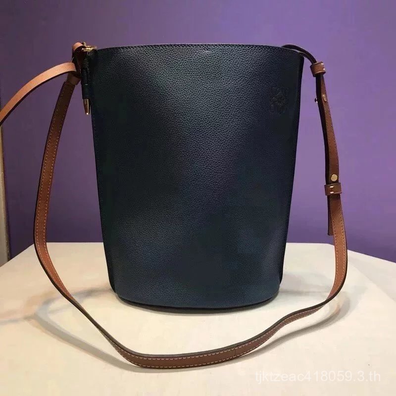 LOEWE กระเป๋าผู้หญิง สุดยอด