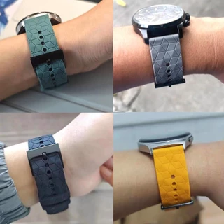 22 มม.กีฬาซิลิโคนสําหรับนาฬิกา Huawei GT7 6 5 4 Pro 46 มม.สําหรับ Huawei GT6 46 มม.ฟุตบอลรูปแบบสร้อยข้อมือ Breathable Watchbands