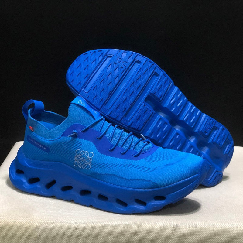 รองเท้าวิ่ง Cloudtrack สำหรับทุกเพศ ดีไซน์พื้นหนา V8VP230Z