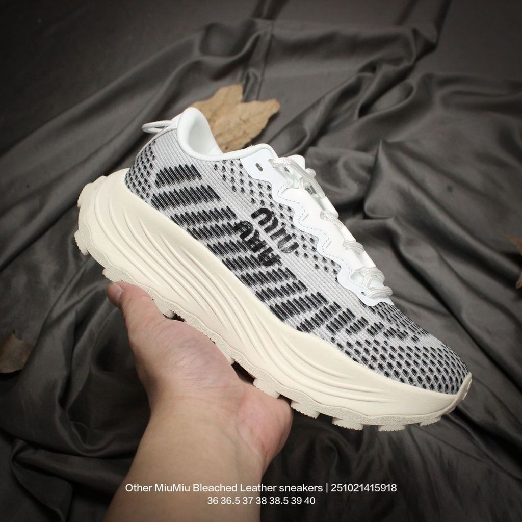 MiuMiu ของแท้หนัง Low-Top หนา Soled รองเท้าผ้าใบ Grained Calfskin Retro All-Match Casual รองเท้าผ้าใ