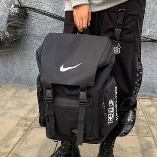 จัดส่งในประเทศไทยClassic Daily Backpack กระเป๋าแล็ปท็อปวัสดุกันน้ํา เหมาะสําหรับนักเรียน