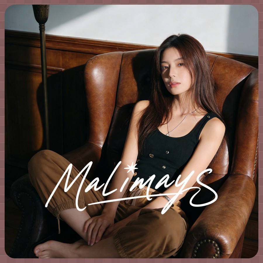 MALIMAYS Sparkle Tank Top เสื้อกล้ามแต่งอะไหล่เงินแสงเงา รัดลำตัว