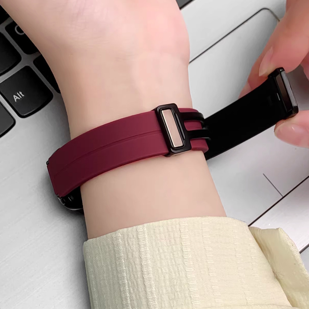 หัวเข็มขัดแม่เหล็กสายรัดซิลิโคนสําหรับ Huawei Band 11/Band 11 Pro NFC สําหรับ Band 10/9/8 สายคล้องคอกีฬาสําหรับผู้ชายผู้หญิง ราคา ถูกที่สุด ดีลบีเคเค แกลเลอรีภาพที่ 2