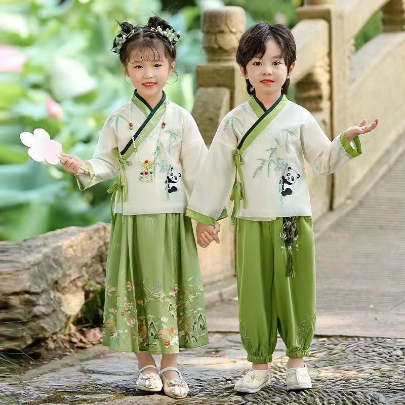 ชุดHanfuสำหรับเด็กผู้หญิง พิมพ์แพนด้าน่ารัก ชุดปีใหม่สไตล์ดั้งเดิม