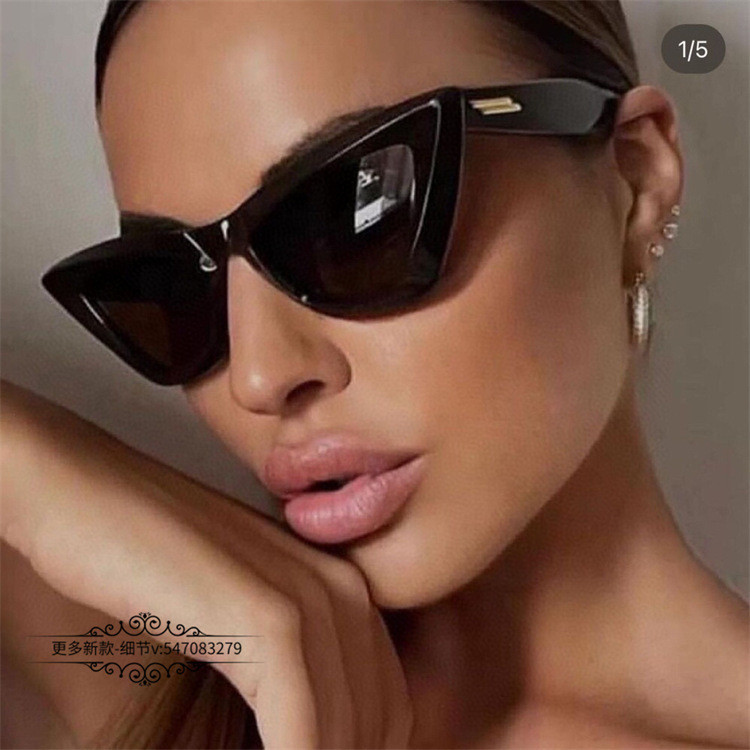 K9O3 BV Trendy influencer-style acetate cat-eye sunglasses for women, unique and fashionable green s