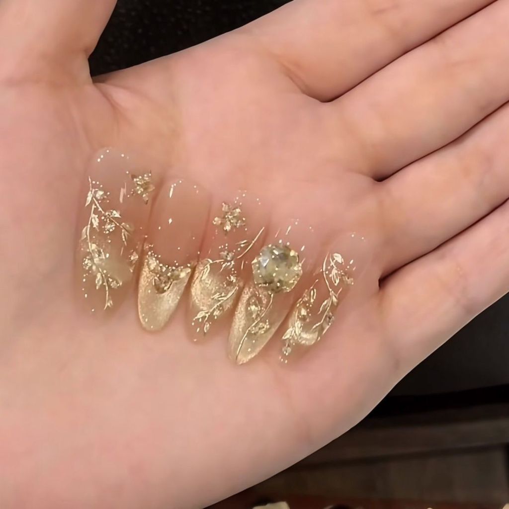 Rose Bloom Golden Branch Jade Leaf Golden Cats Eye กระพริบ Rose Whitening Pure Hand-Weared Nail