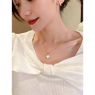 Vogue🌟พร้อมส่ง🌟 สร้อยคอแฟชั่น สีดำขาวทอง ลายดอกไม้แต่งเพชร (BRL-22)