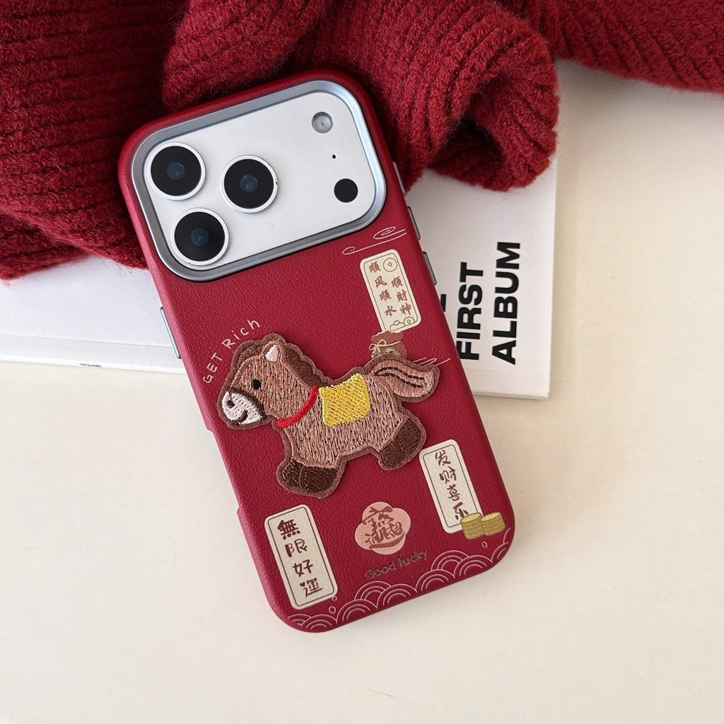 สไตล์จีนทําให้โชคลาภปักม้าปีใหม่สีแดงหนังPUเคสโทรศัพท์สําหรับiPhone 17Promax 12 13 14 15 16 Pro Max 17Proกันกระแทกผู้หญิงมือถือฝาครอบปลอก - รูปที่ 4