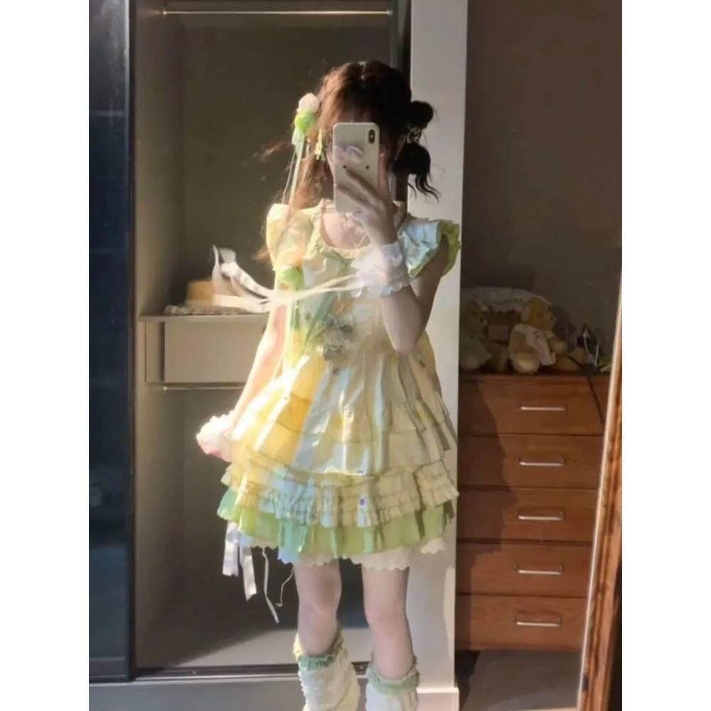 ชุดสูทสองชิ้น เสื้อดอกไม้สีเขียว + กระโปรงเค้กใหม่ สำหรับแฟชั่นลำลองของคุณ