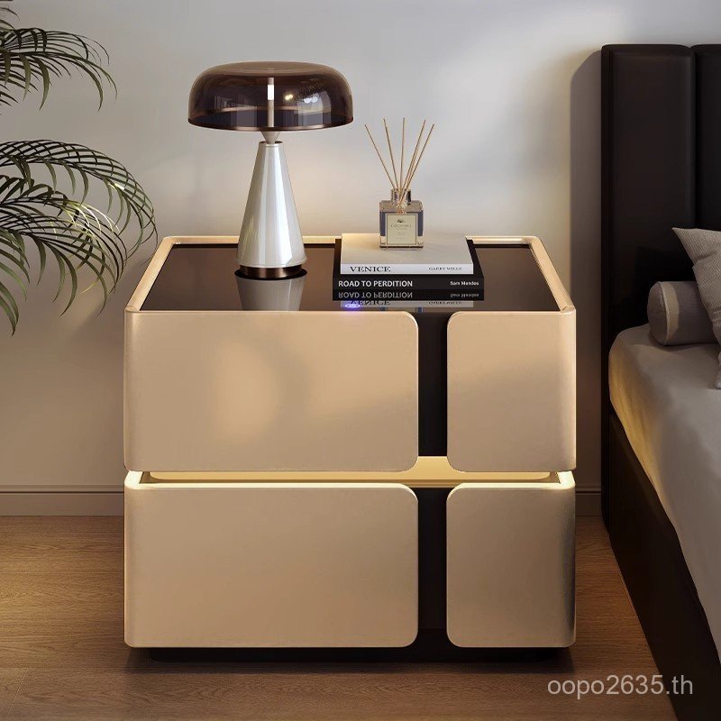 High-End Light Feeling 2025 รู้สึกสีดําหรูหรา Niche Design พร้อมในครัวเรือนสไตล์ใหม่โคมไฟตั้งโต๊ะข้า