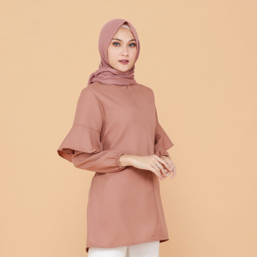 เสื้อท็อปผู้หญิง Karina Tunic วัสดุ Moscrepe