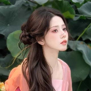 พู่ผมยาวหยิกสังเคราะห์สำหรับผู้หญิง มาพร้อมคลิปผม เพื่มลุคใหม่ให้คุณ