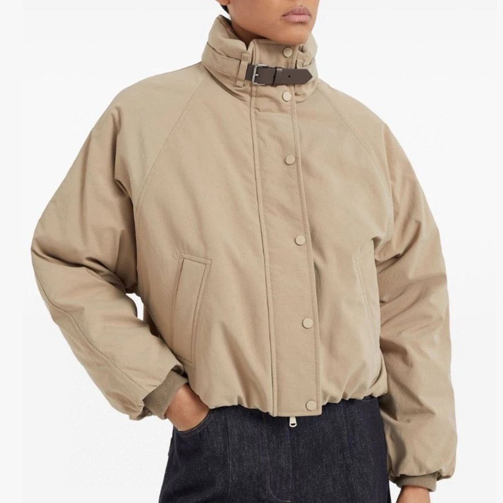 แจ็คเก็ตกันหนาวสำหรับผู้หญิง ผลิตจากขนห่านแท้ 90%, มีการออกแบบคอสแตนด์.UPC