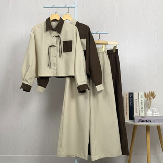 CHICMORE Setelan 2 Pcs Atasan Crop + Celana Longgar | Setelan Wanita Kasual | Warna Apricot/Brown | Desain Simpel & Modis | Original By CHICMORE | Bahan Adem & Nyaman | Setelan Sehari-hari | Fashion Korean Style | Cocok Untuk Hangout