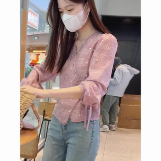 Dahong💖W702 เสื้อเบลาส์ผู้หญิง คอวี สงกรานต์ ลุควินเทจฝรั่งเศส สวมใส่สบาย เนื้อผ้าเบาบางนิ่ม สวมใส่สบาย