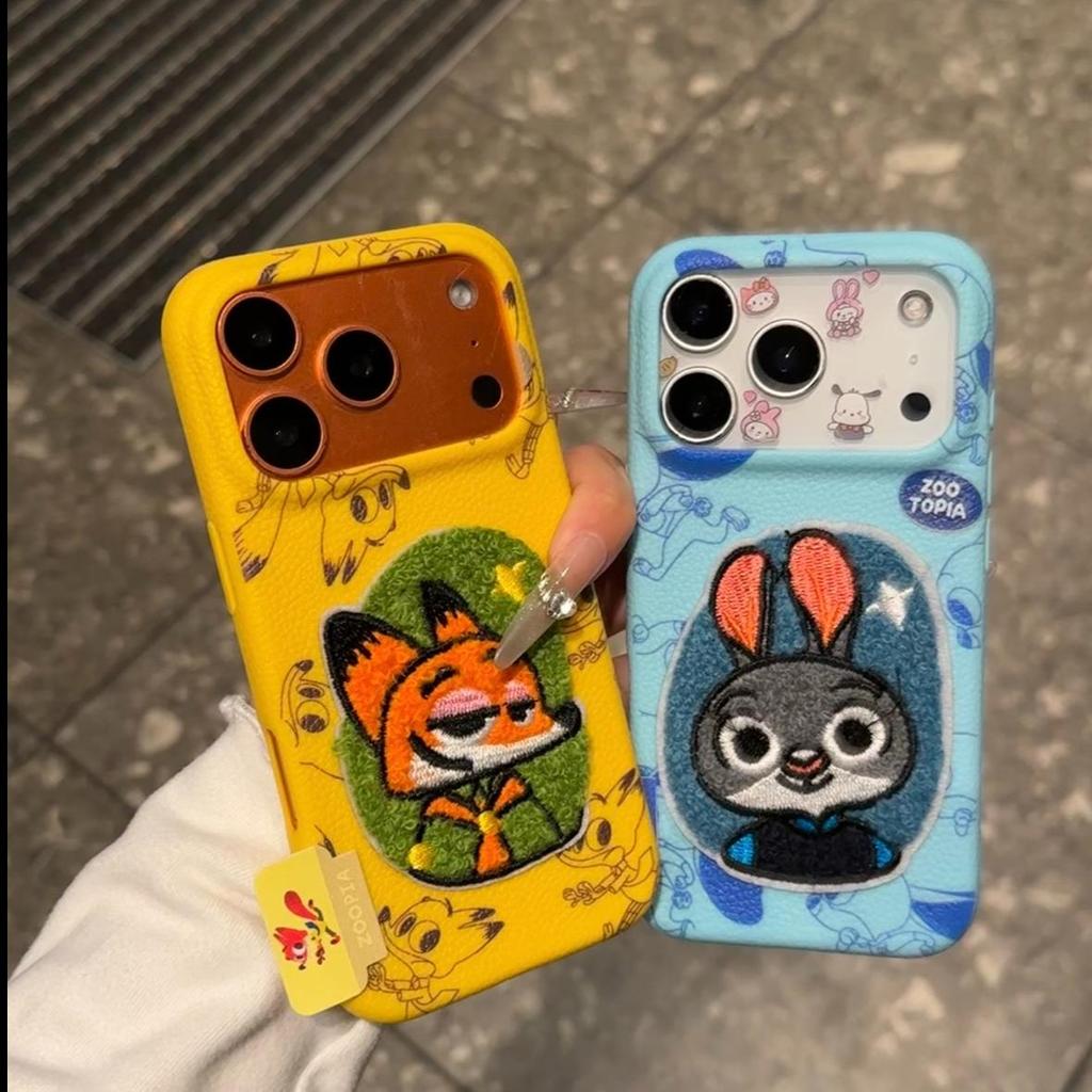 6Q4Q การ์ตูนสัตว์ Weasel กระต่ายปักเคสโทรศัพท์สําหรับ iPhone 17 Pro Max TPU หนัง Siri 16/15 Baharu 1