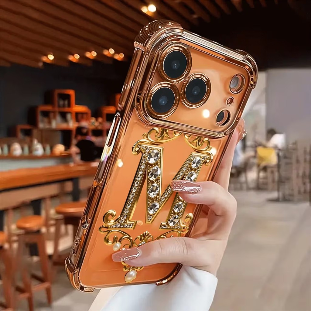 เพชรสีทอง "M" รูปแบบใหม่ Electroplated โปร่งใส TPU สําหรับ iPhone 17 Pro Max Air 16 15 14 Plus 11 12 13 ฝาครอบกันชน