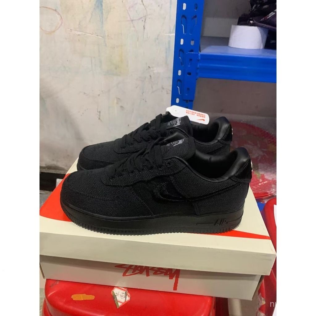 รองเท้าผ้าใบผู้ชาย Stussy Air Force 1 Low Triple Black CZ9084-001 fxsn ปี 2025+