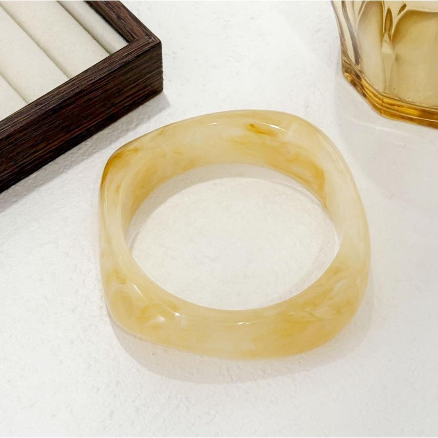 ยุโรปสไตล์อเมริกันอะคริลิกําไลข้อมือ  เรซิน  แบบกว้าง  กำไลข้อมือ  โลหะ  สไตล์เรโทร หลากหลายรูปแบบ - รูปที่ 4