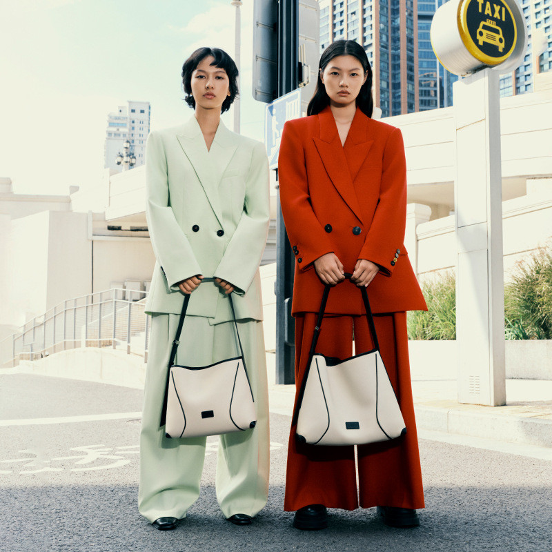 [Zhang Yaqin Same Style] omto Oatmeal Soft hobo Bag Spring Summer New Style Messenger Bag Commuter L