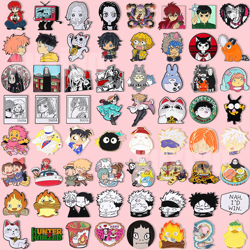 100ประเภทของเข็มกลัดเคลือบที่เกี่ยวข้องกับการ์ตูนญี่ปุ่นนิเมชั่นยอดนิยมป้ายโลหะกระเป๋าเป้สะพายหลังเสื้อผ้าขาอุปกรณ์เสริม